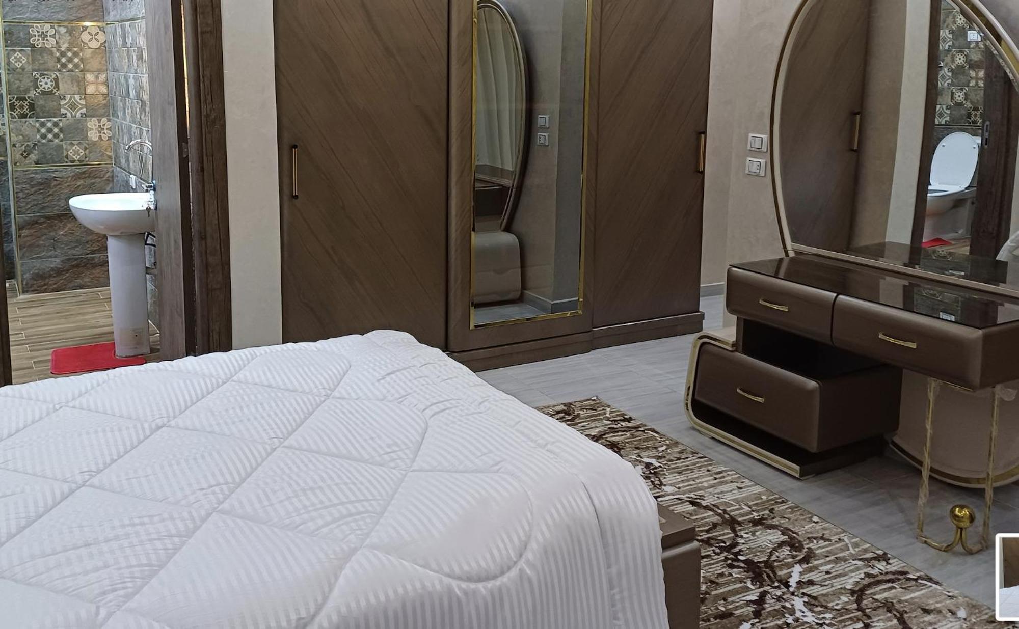 Luxury In Mohandessin, Shehab Street, Apartment Cairo